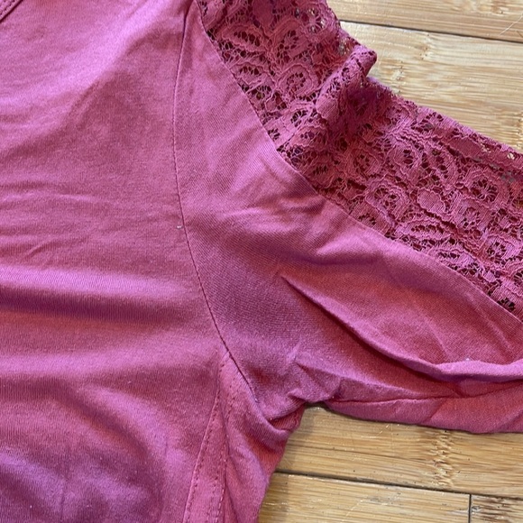 Hi-Low Tunic Length Top - Picture 10 of 11